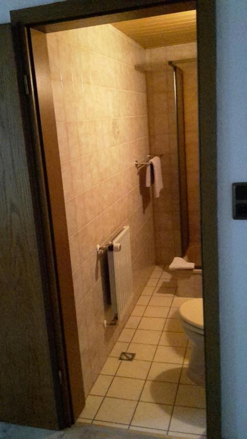 Altes Saengerheim Hotel Quierschied Екстериор снимка