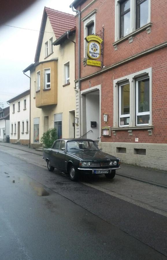 Altes Saengerheim Hotel Quierschied Екстериор снимка