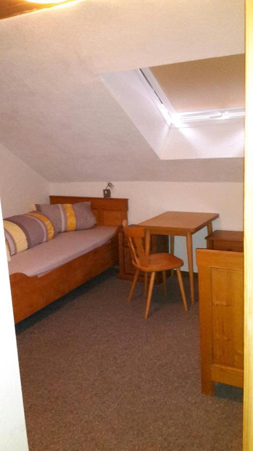 Altes Saengerheim Hotel Quierschied Екстериор снимка