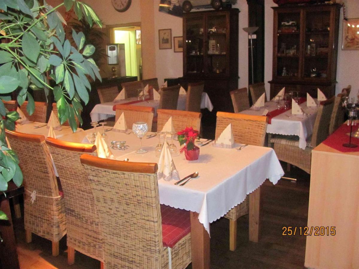 Altes Saengerheim Hotel Quierschied Екстериор снимка